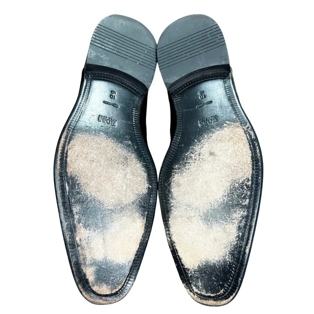 HUGO BOSS sleek minimalist
